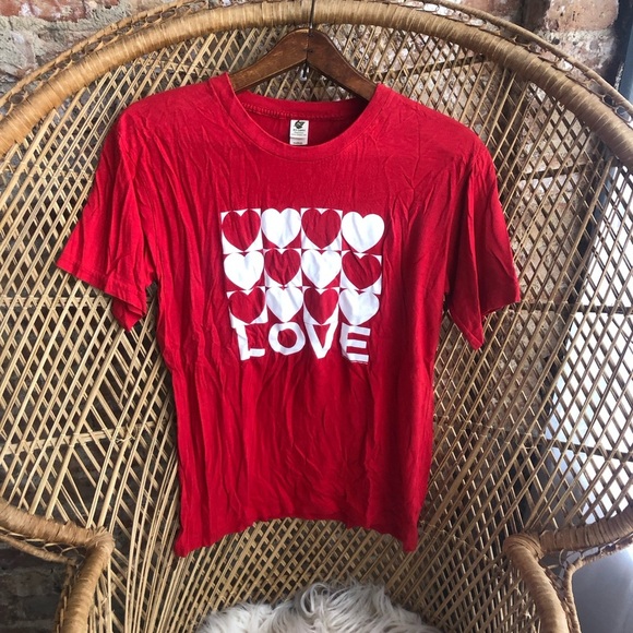 Red Love Graphic T-Shirt - Picture 1 of 4
